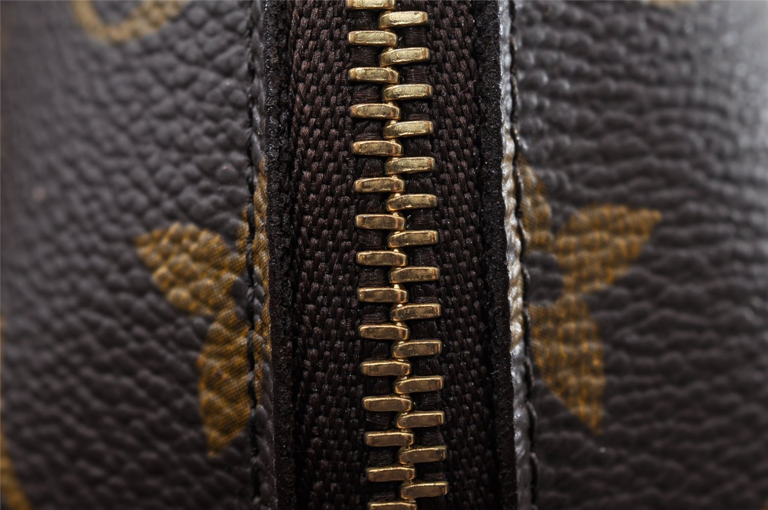 Authentic Louis Vuitton Monogram Trousse Demi Ronde 23 Pouch M47520 Junk 9273I