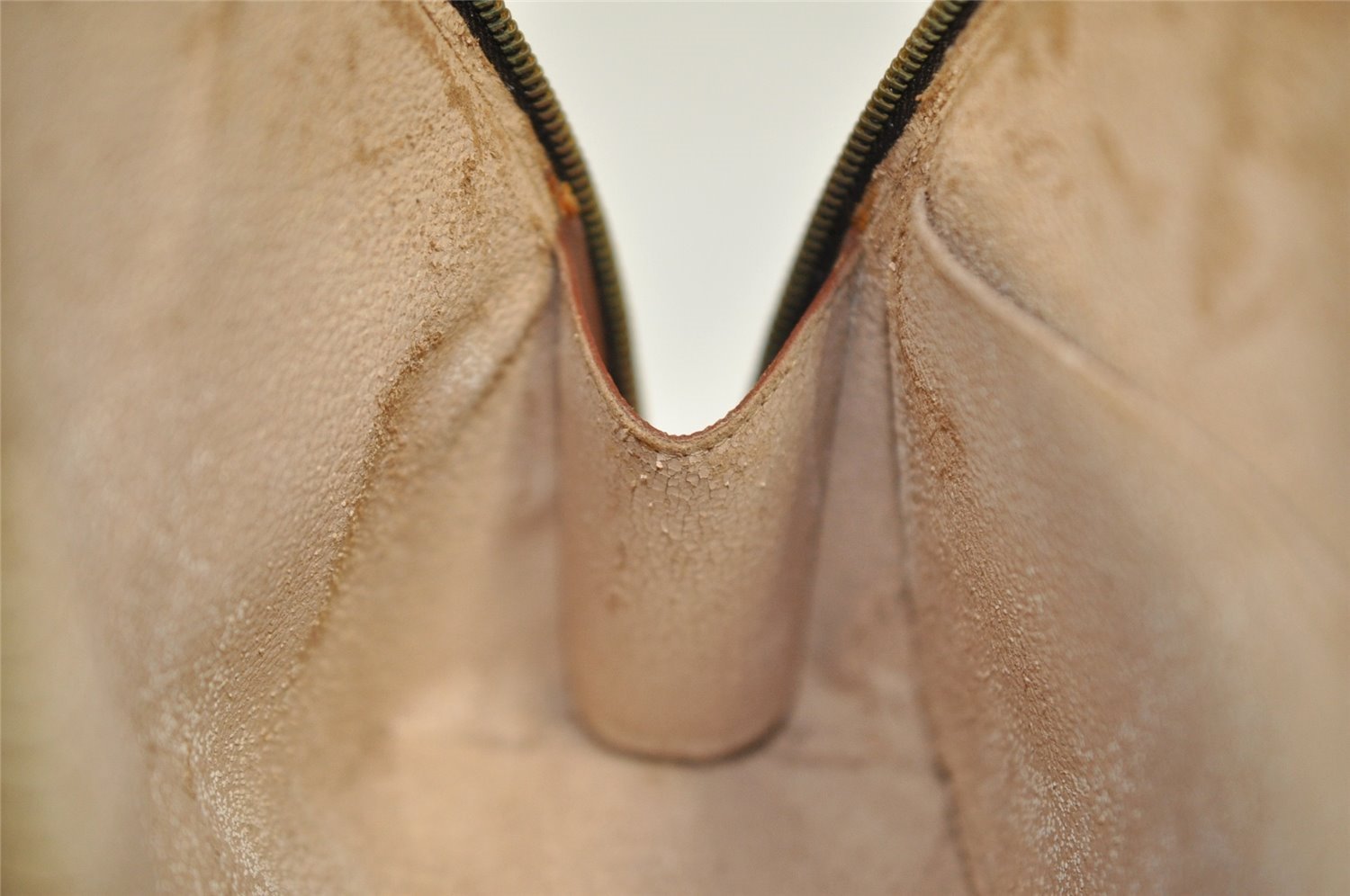 Authentic Louis Vuitton Monogram Trousse Demi Ronde 23 Pouch M47520 Junk 9273I