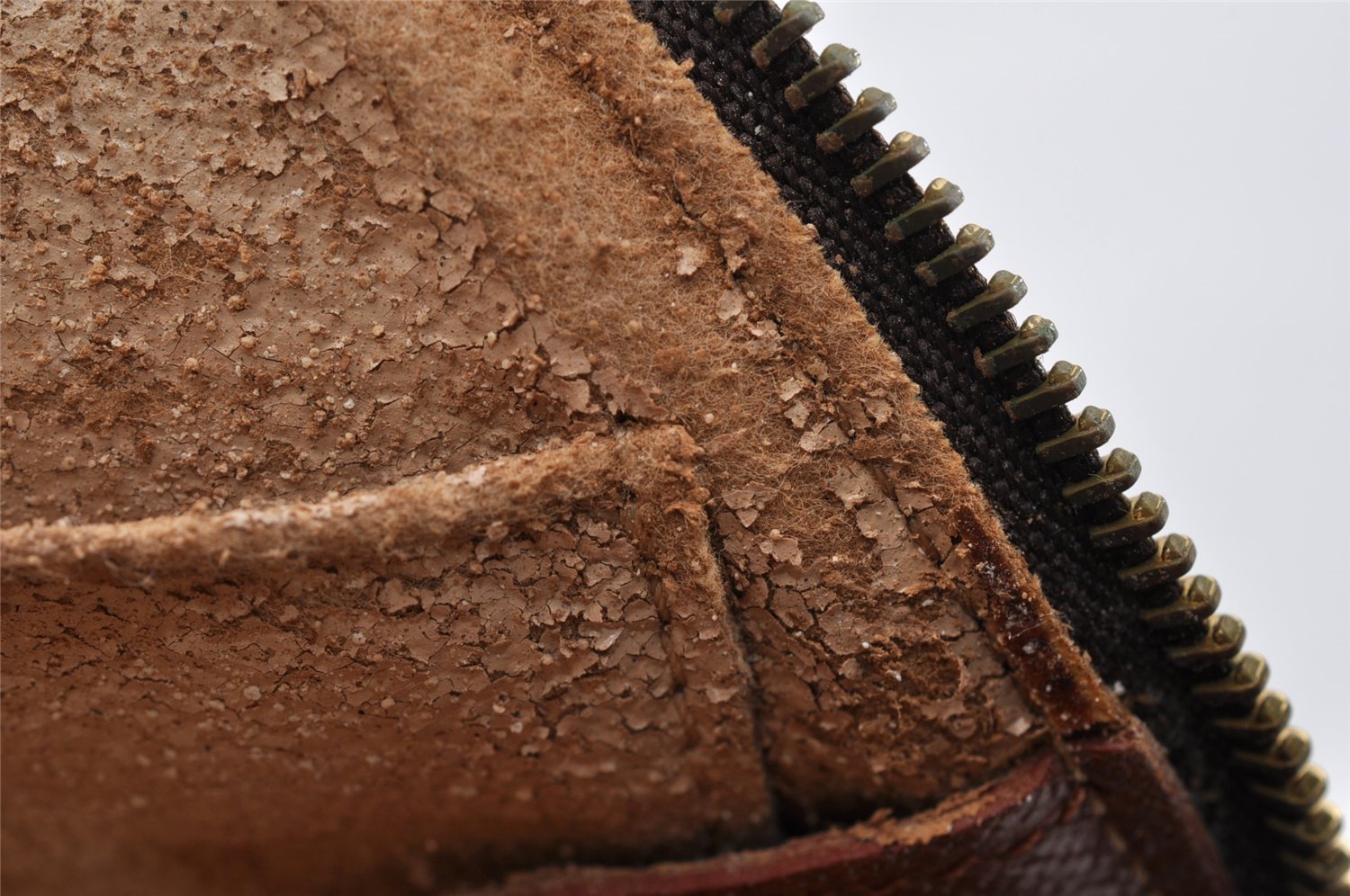 Authentic Louis Vuitton Monogram Trousse Demi Ronde 23 Pouch M47520 Junk 9273I