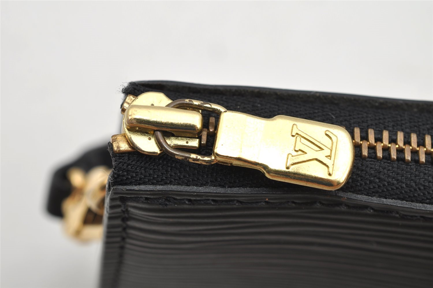 Authentic Louis Vuitton Epi Pochette Accessoires Pouch Black M52952 LV 9285J