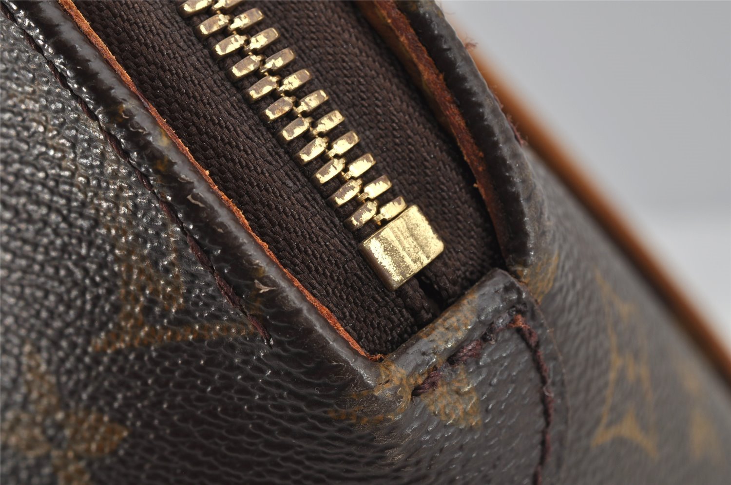 Authentic Louis Vuitton Monogram Ellipse MM Hand Bag M51126 LV Junk 9294J