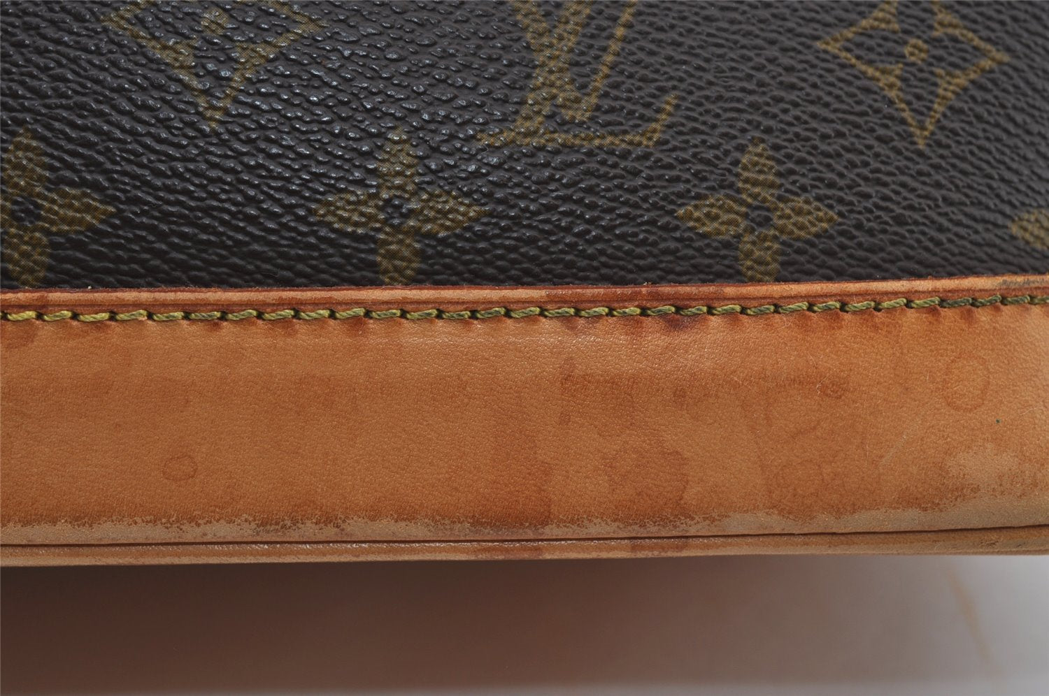 Authentic Louis Vuitton Monogram Alma Hand Bag Purse M51130 LV 9301I