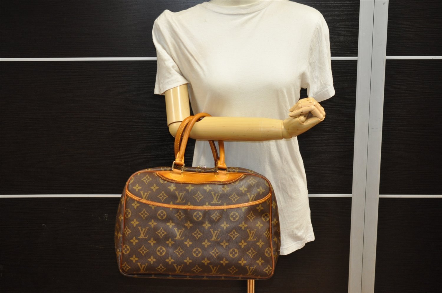 Authentic Louis Vuitton Monogram Deauville Hand Bag M47270 LV 9306I
