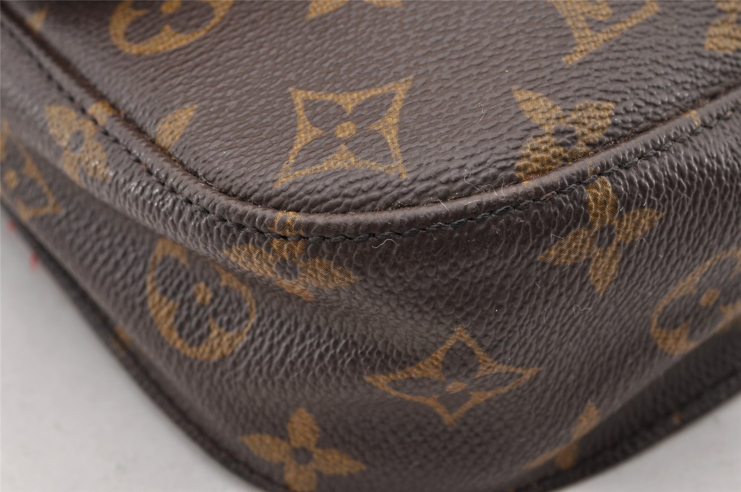 Authentic Louis Vuitton Monogram Saint Cloud MM M51243 Shoulder Cross Bag 9320I