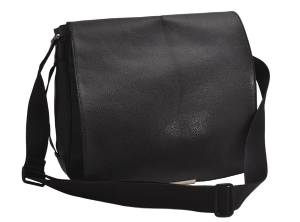 Auth Louis Vuitton Taiga Victor Shoulder Cross Body Bag Green M30142 LV 9320J