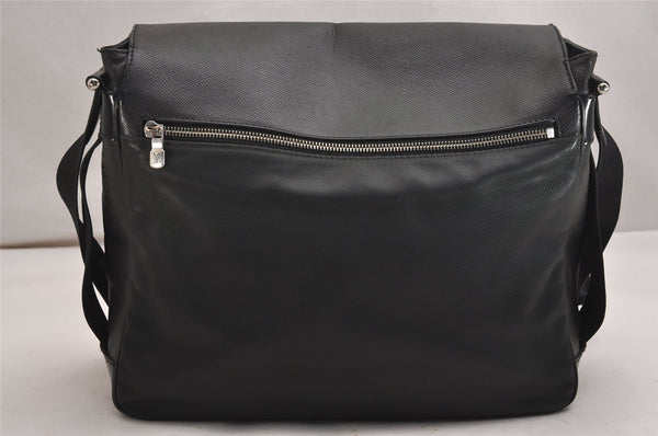 Auth Louis Vuitton Taiga Victor Shoulder Cross Body Bag Green M30142 LV 9320J