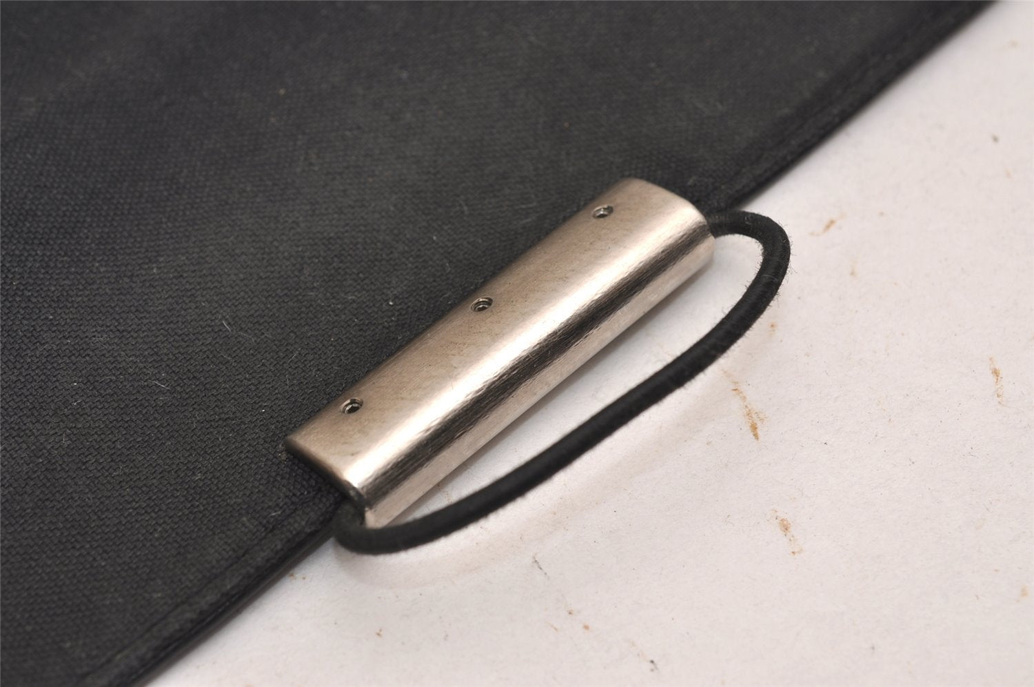 Auth Louis Vuitton Taiga Victor Shoulder Cross Body Bag Green M30142 LV 9320J