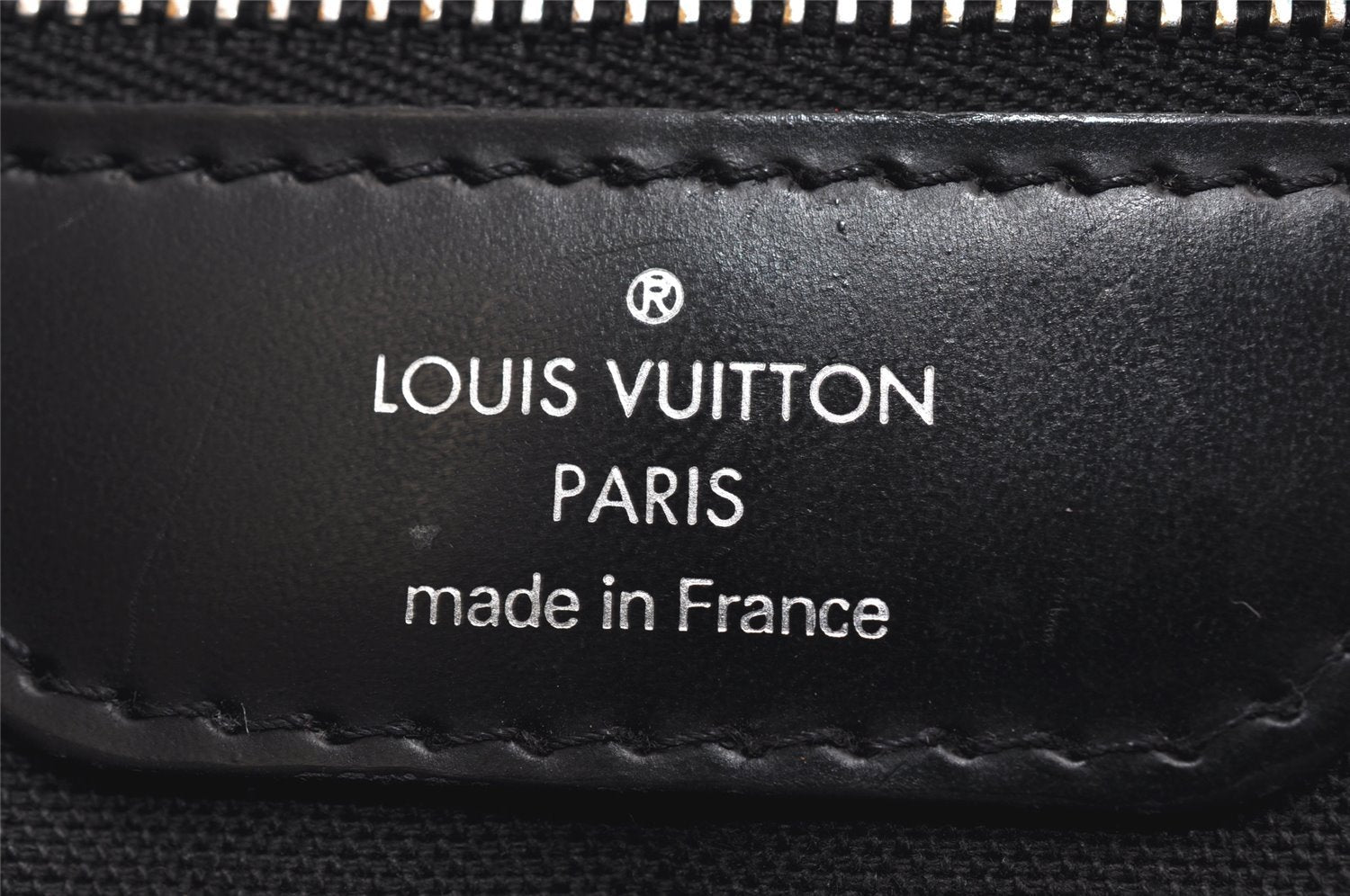 Auth Louis Vuitton Taiga Victor Shoulder Cross Body Bag Green M30142 LV 9320J