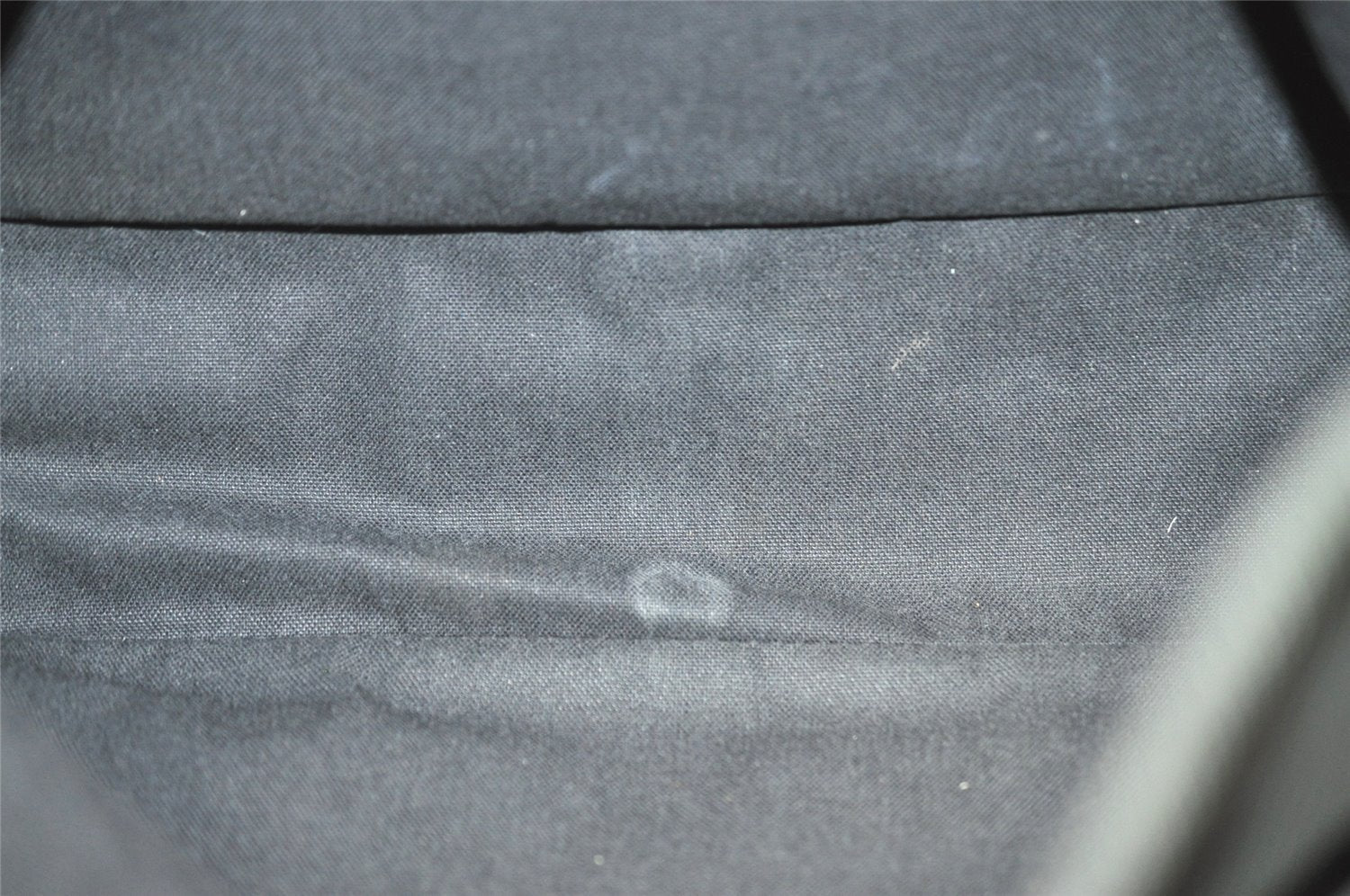 Auth Louis Vuitton Taiga Victor Shoulder Cross Body Bag Green M30142 LV 9320J