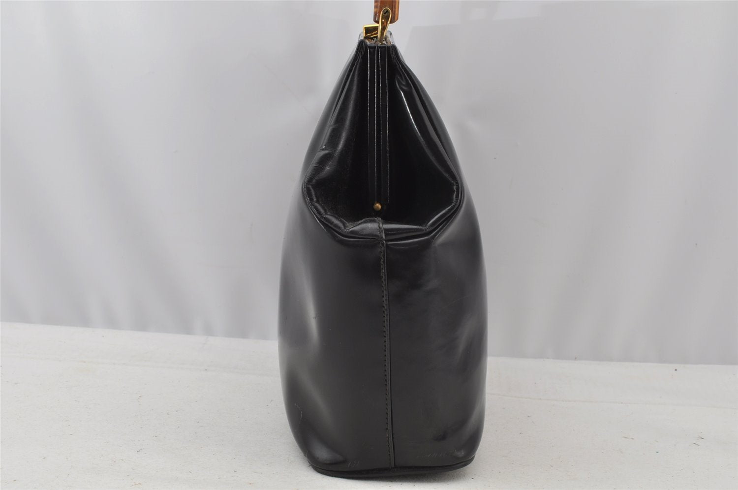 Authentic GUCCI Vintage Bamboo Shoulder Bag Purse Leather Black Junk 9325I