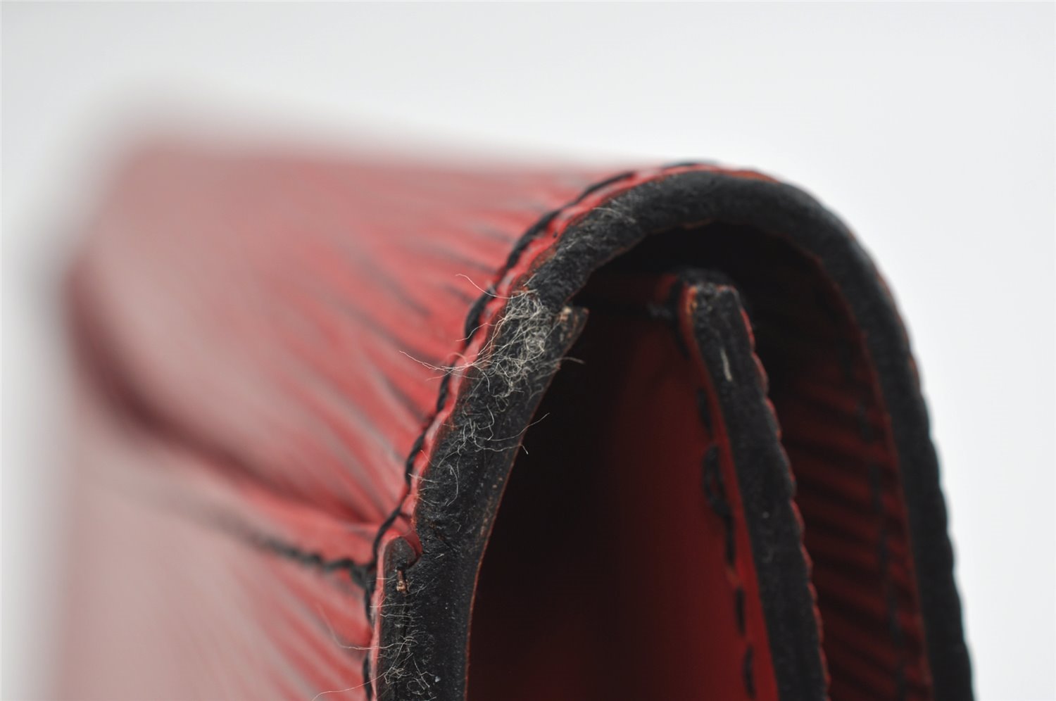 Authentic Louis Vuitton Epi Arts Deco PM Clutch Hand Bag Red M52647 LV 9327I