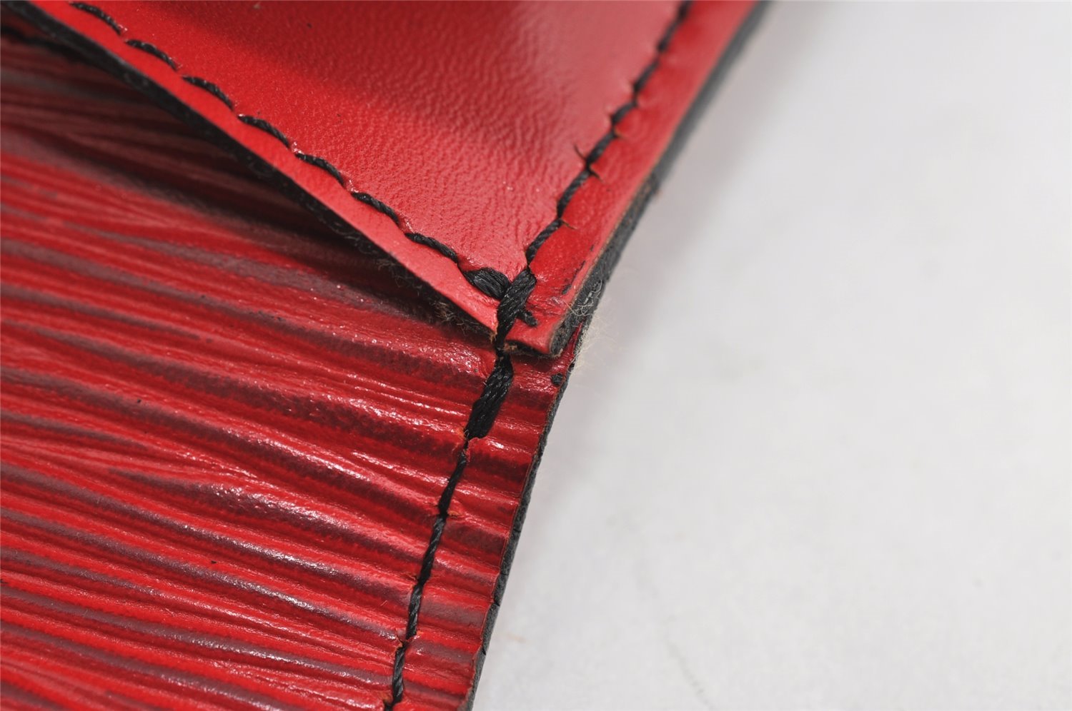 Authentic Louis Vuitton Epi Arts Deco PM Clutch Hand Bag Red M52647 LV 9327I