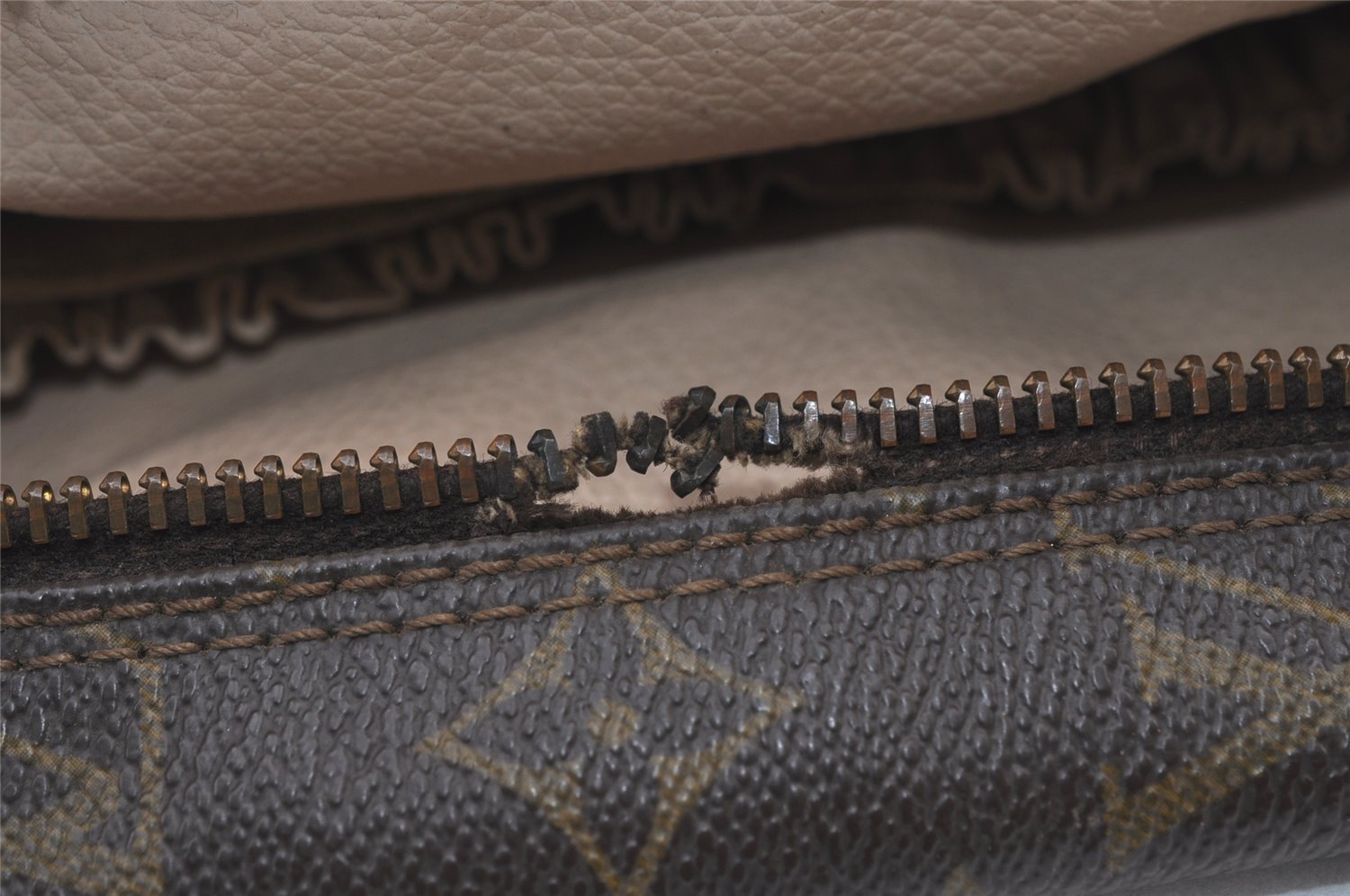 Auth Louis Vuitton Monogram Trousse Toilette 28 Clutch Bag Old Model Junk 9339J