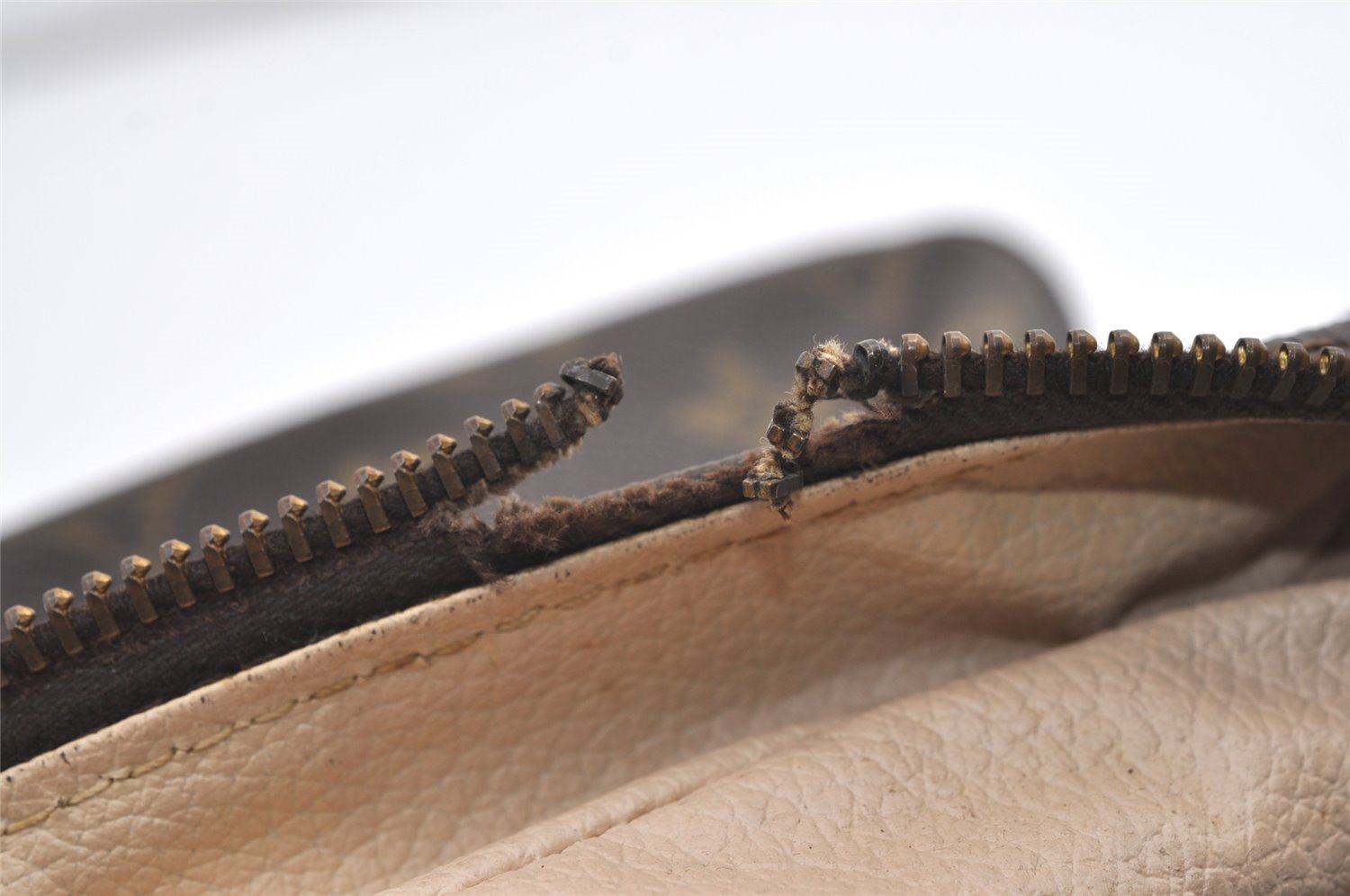 Auth Louis Vuitton Monogram Trousse Toilette 28 Clutch Bag Old Model Junk 9339J