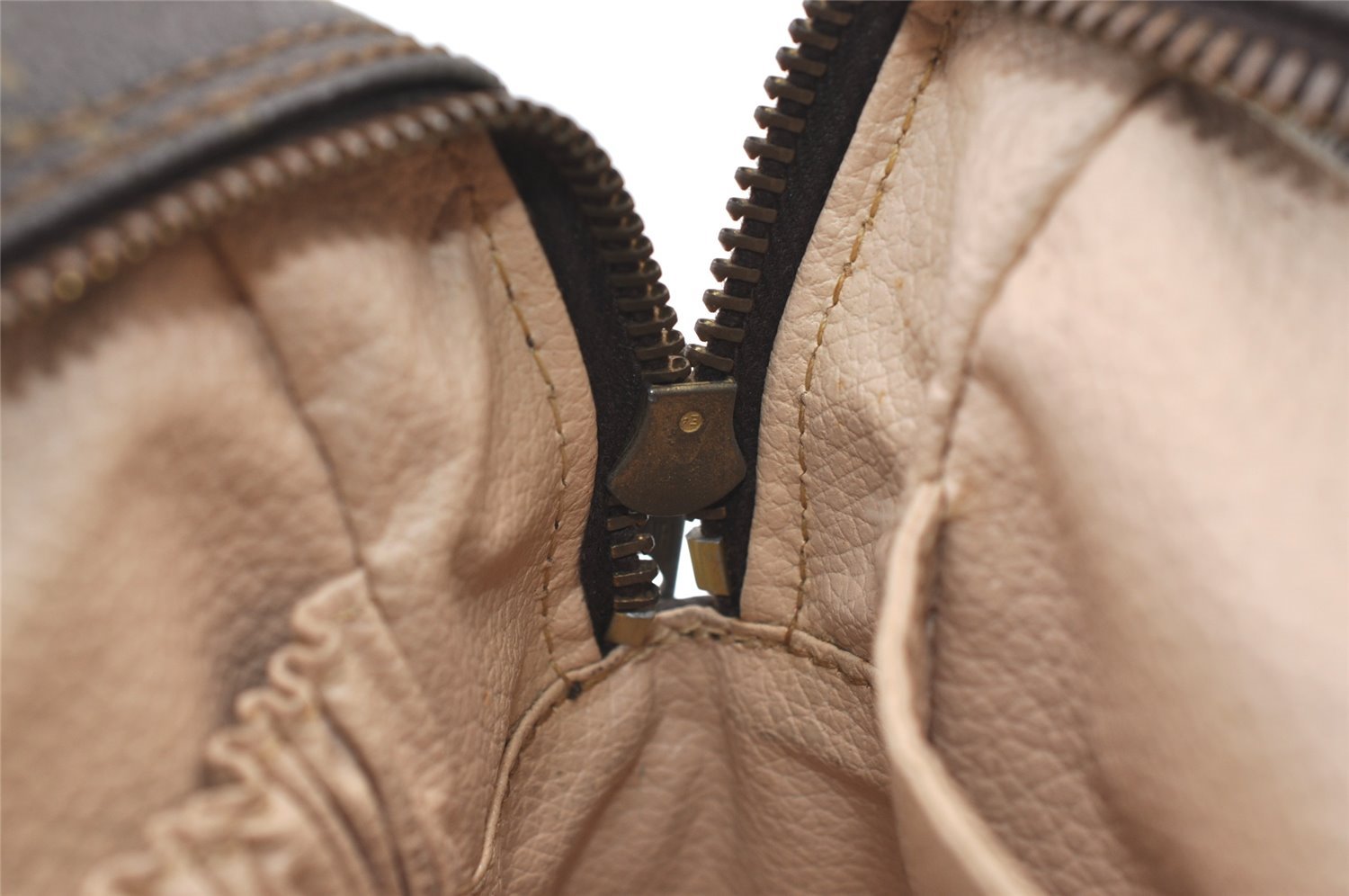 Auth Louis Vuitton Monogram Trousse Toilette 28 Clutch Bag Old Model Junk 9339J