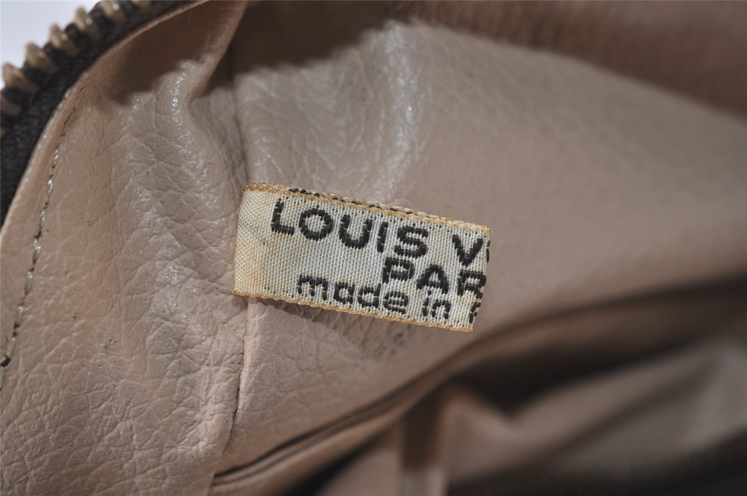 Auth Louis Vuitton Monogram Trousse Toilette 23 Clutch Hand Bag M47524 LV 9342J