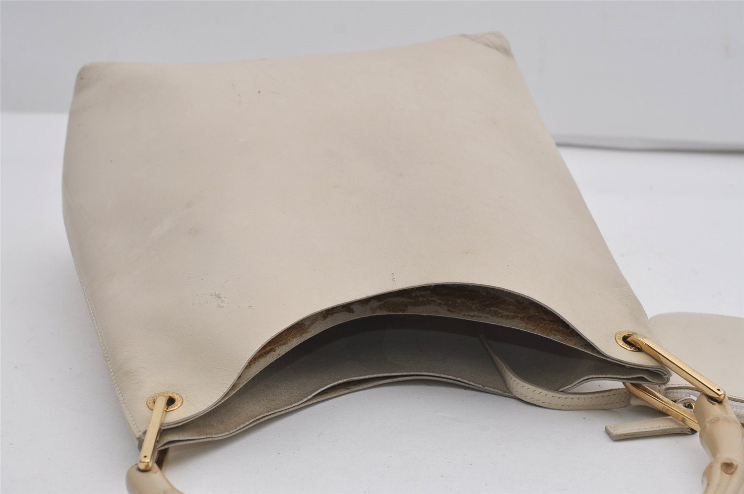 Authentic GUCCI Vintage Bamboo Shoulder Hand Bag Purse Leather White 9344I