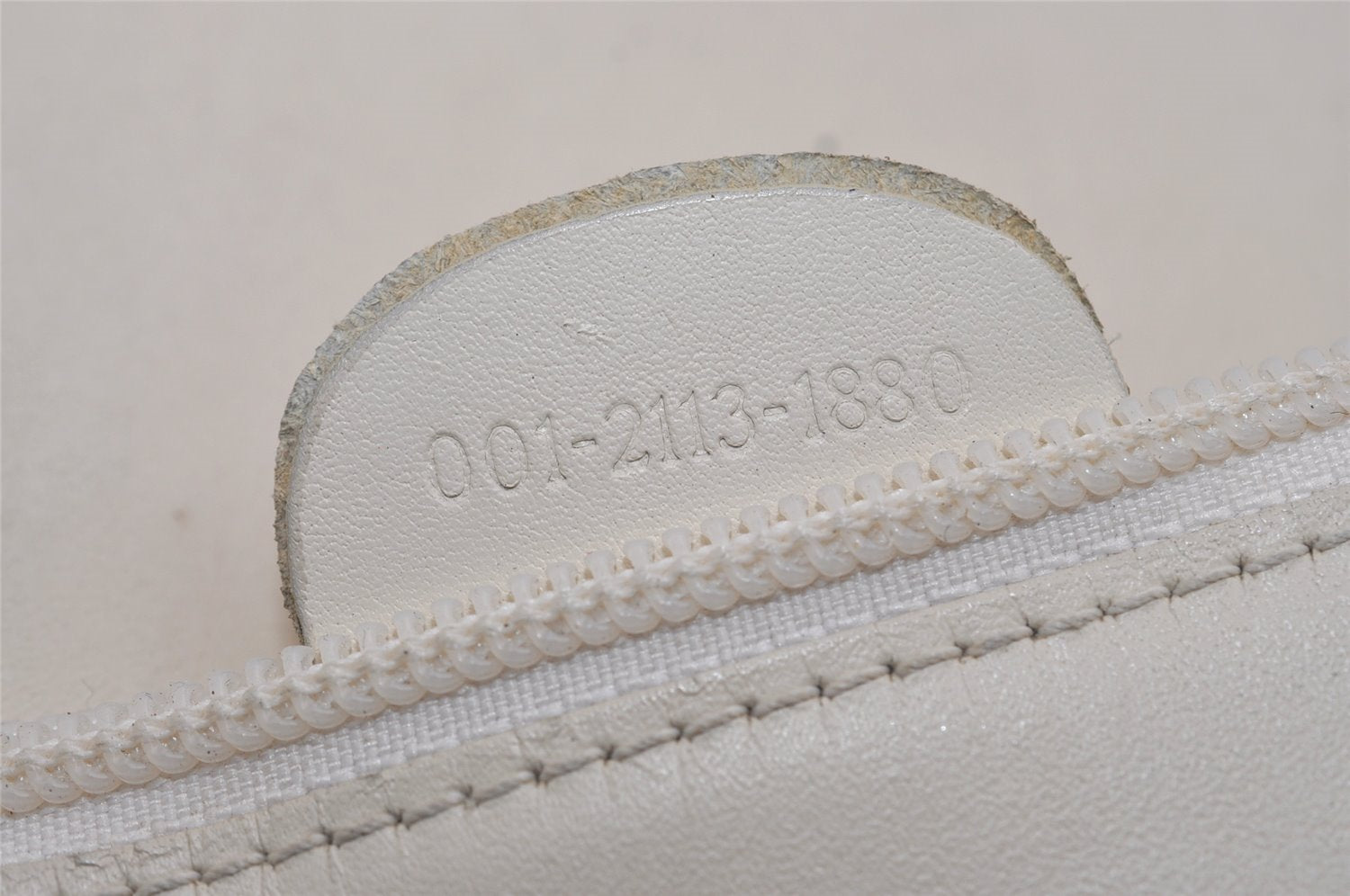 Authentic GUCCI Vintage Bamboo Shoulder Hand Bag Purse Leather White 9344I