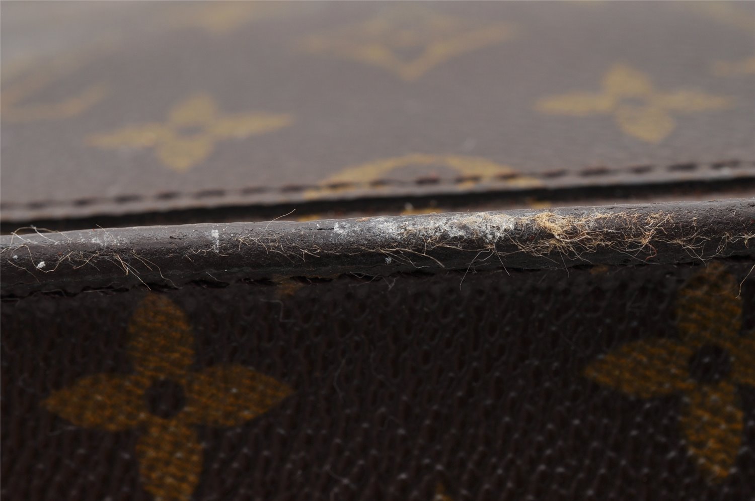 Authentic Louis Vuitton Monogram Saint Cloud MM M51243 Shoulder Cross Bag 9351I