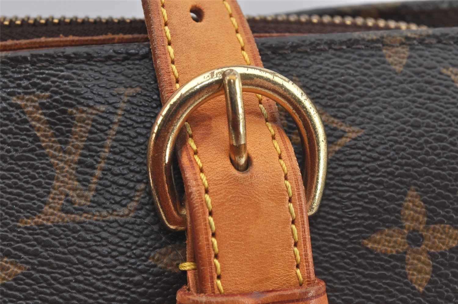 Authentic Louis Vuitton Monogram Popincourt Haut Shoulder Bag M40007 LV 9358I