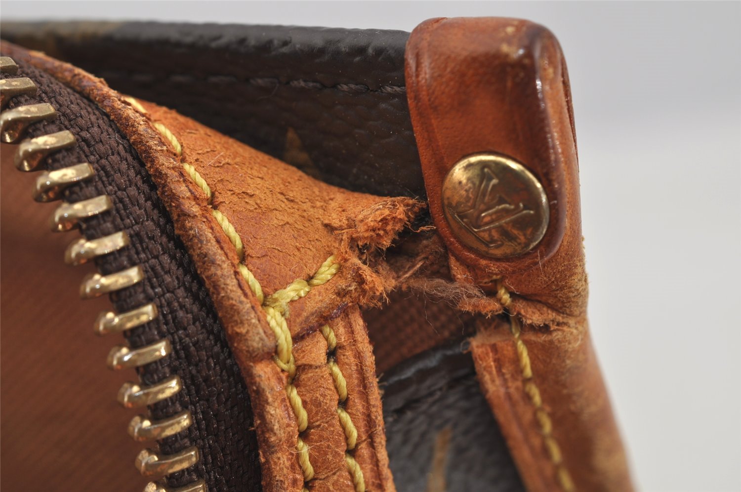 Authentic Louis Vuitton Monogram Popincourt Haut Shoulder Bag M40007 LV 9358I