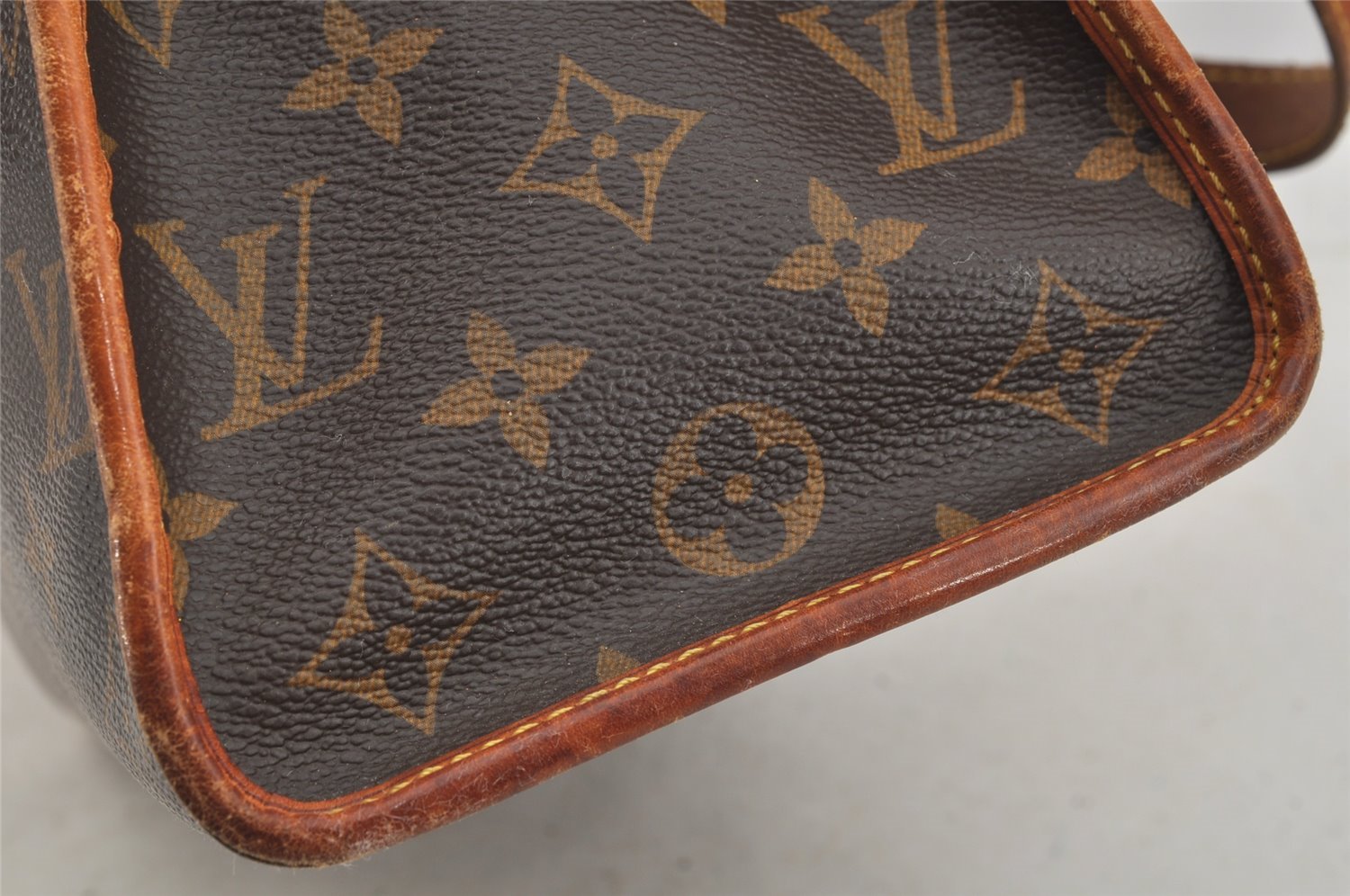 Authentic Louis Vuitton Monogram Popincourt Haut Shoulder Bag M40007 LV 9358I