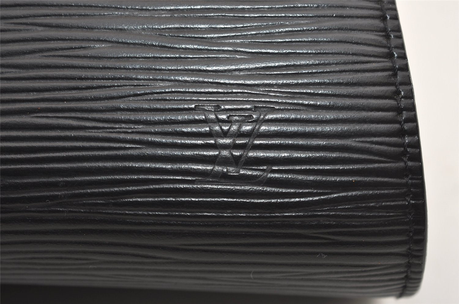 Authentic Louis Vuitton Epi Dauphine Cosmetic Pouch Black M48442 LV Junk 9365I