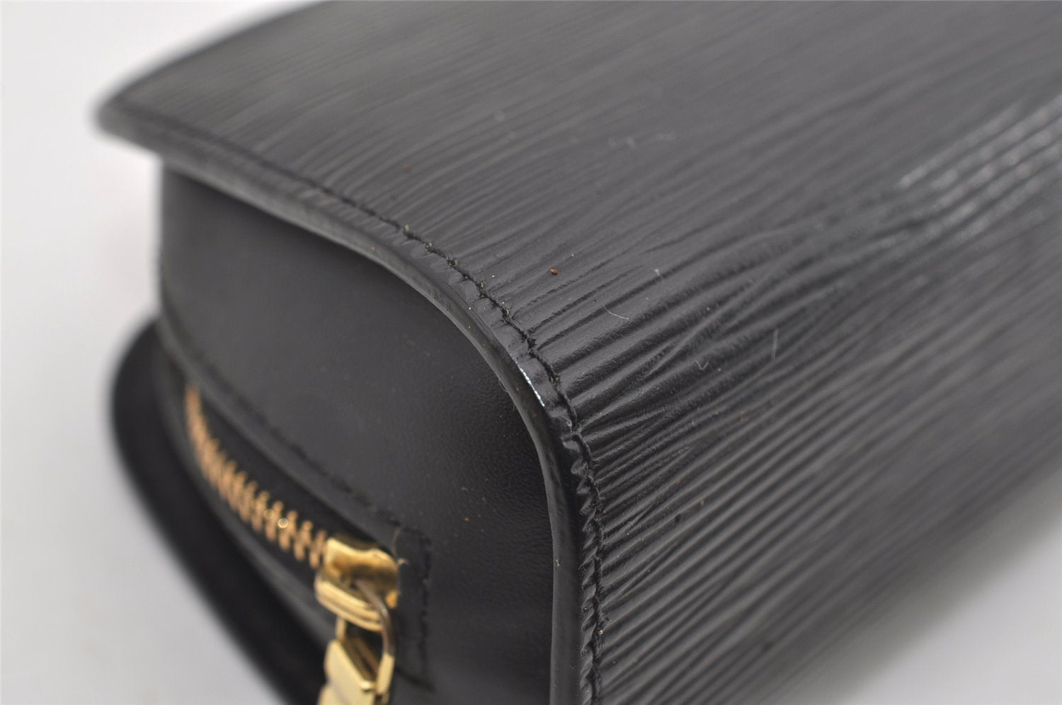 Authentic Louis Vuitton Epi Dauphine Cosmetic Pouch Black M48442 LV Junk 9365I