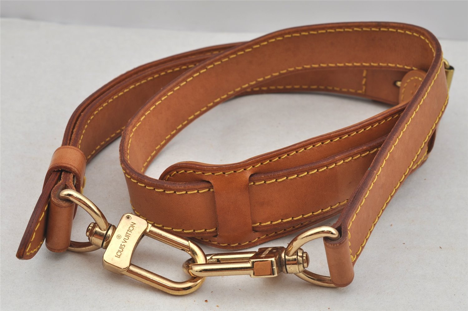 Authentic Louis Vuitton Leather Shoulder Strap Beige 36-43.3