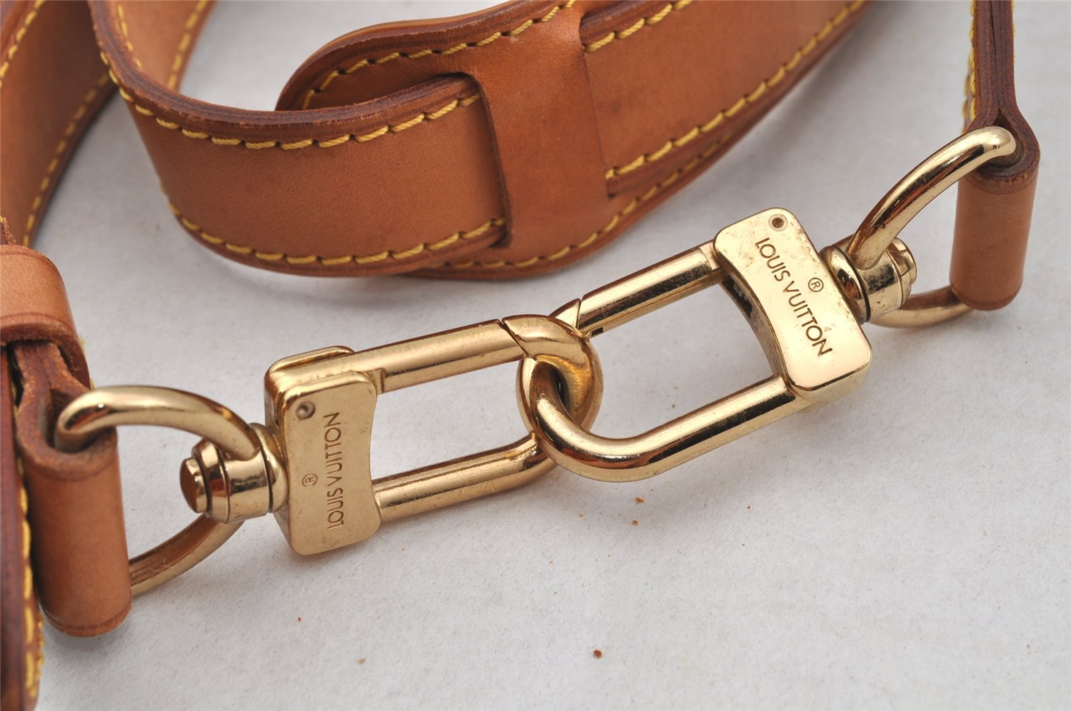 Authentic Louis Vuitton Leather Shoulder Strap Beige 36-43.3