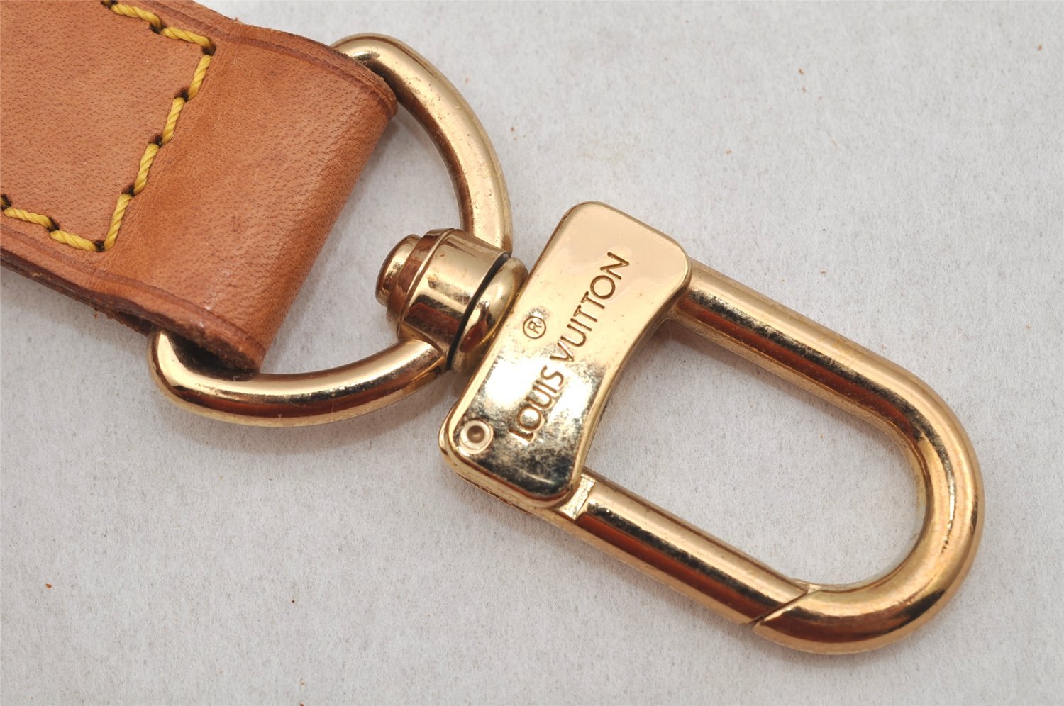 Authentic Louis Vuitton Leather Shoulder Strap Beige 36-43.3