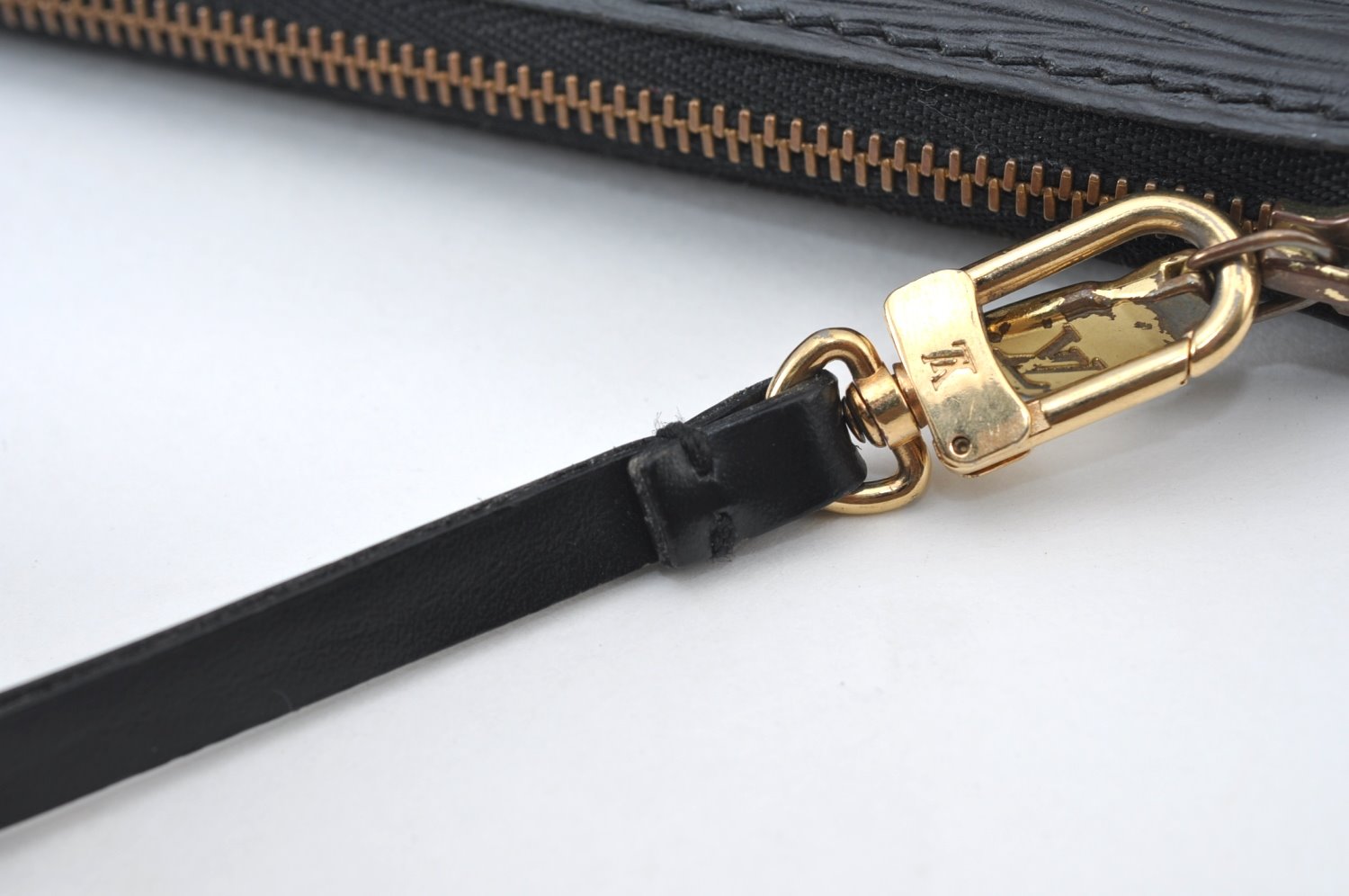 Authentic Louis Vuitton Epi Pochette Accessoires Pouch Black M52952 LV 9371H