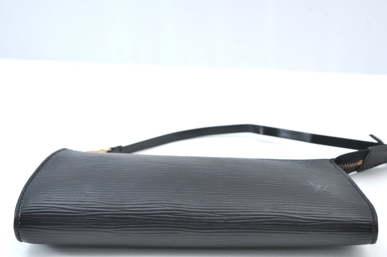 Authentic Louis Vuitton Epi Pochette Accessoires Pouch Black M52952 LV 9371H