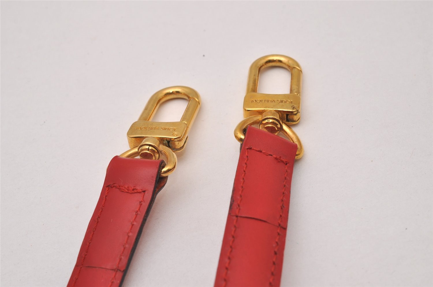 Authentic Louis Vuitton Leather Shoulder Strap Red 40.9-48