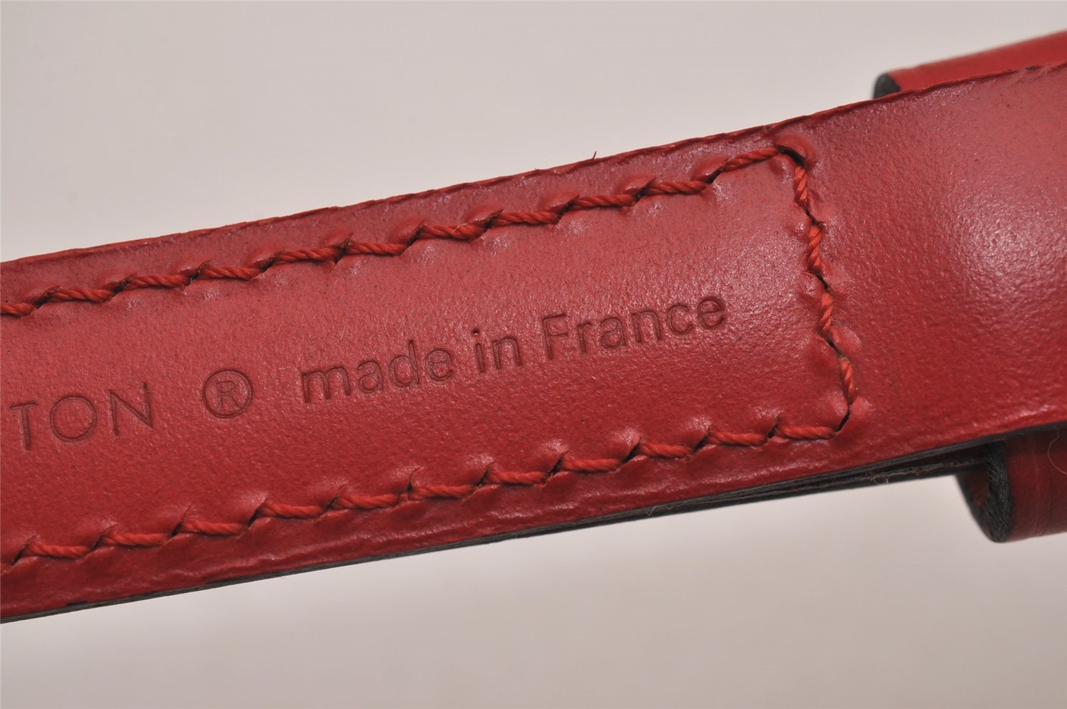 Authentic Louis Vuitton Leather Shoulder Strap Red 40.9-48