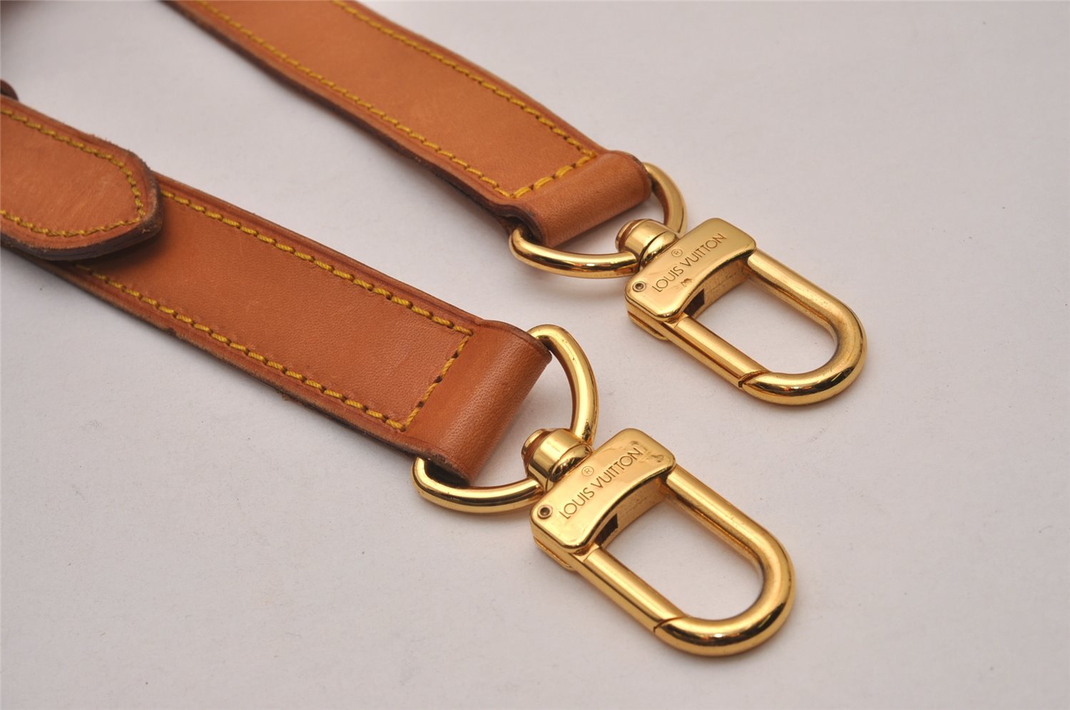 Authentic Louis Vuitton Leather Shoulder Strap Beige 36.4-43.5