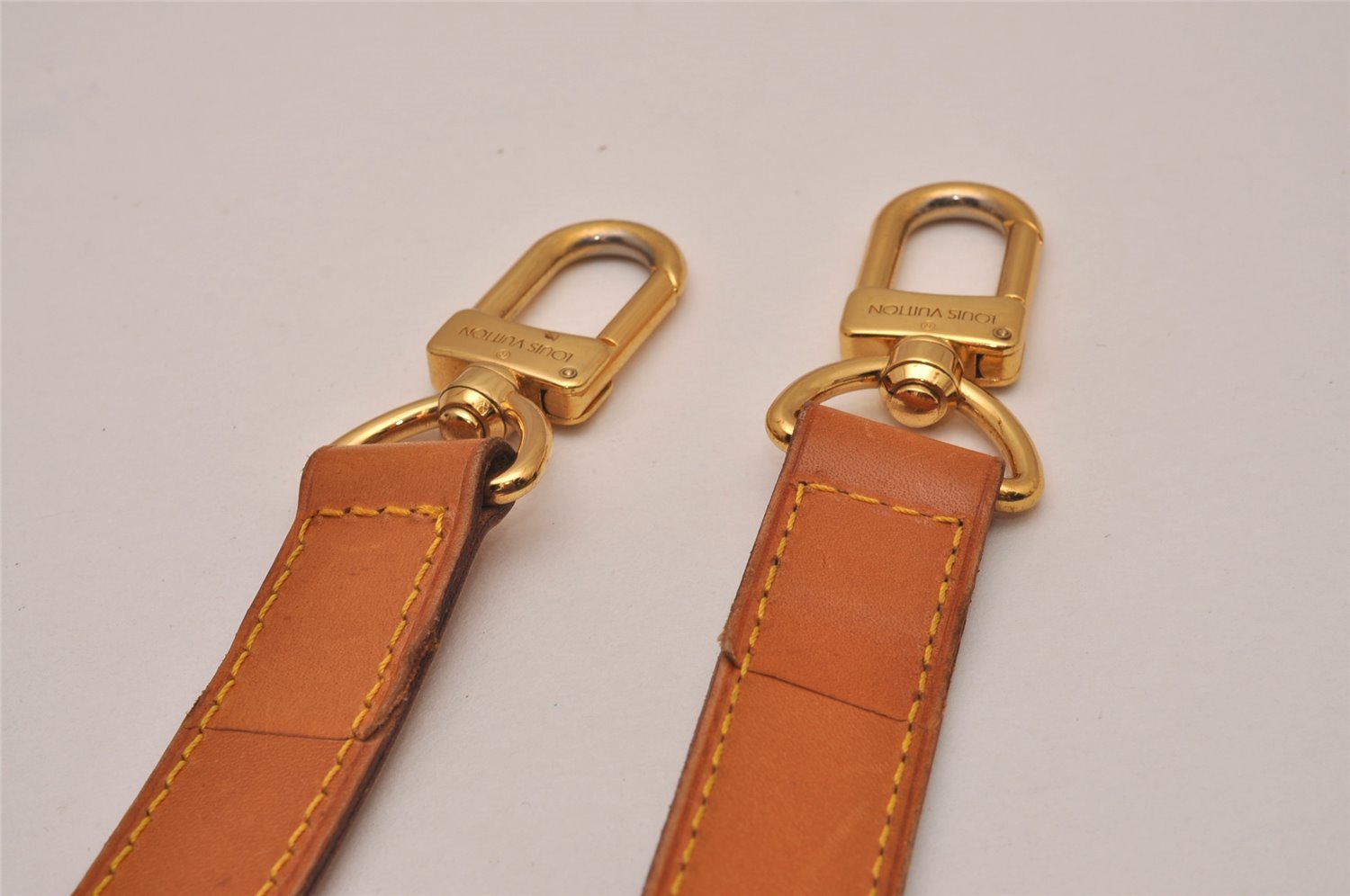 Authentic Louis Vuitton Leather Shoulder Strap Beige 36.4-43.5