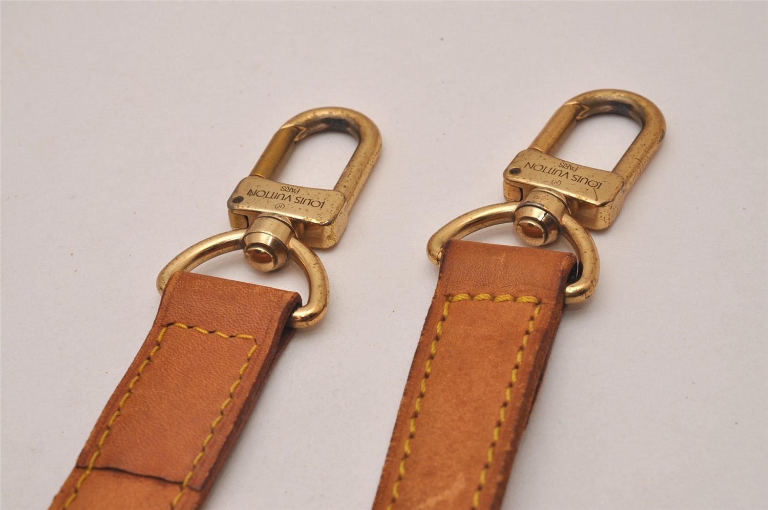 Authentic Louis Vuitton Leather Shoulder Strap Beige 43.3-50