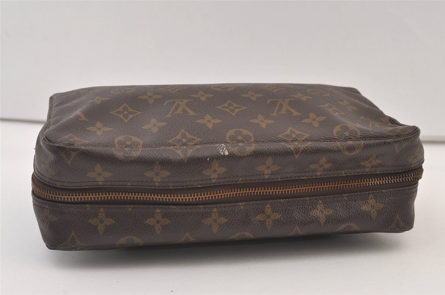 Auth Louis Vuitton Monogram Trousse Toilette 28 Clutch Hand Bag M47522 LV 9380J