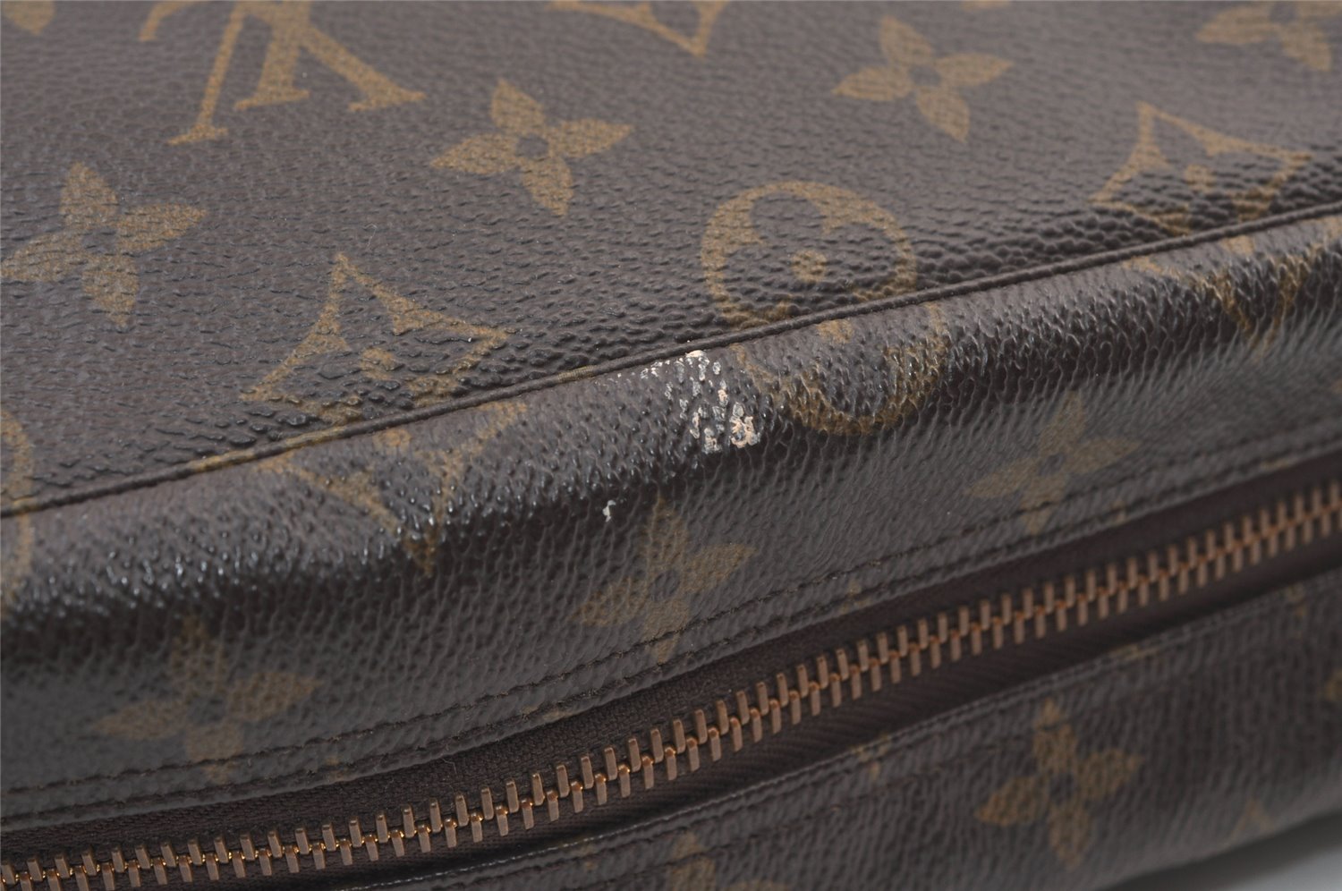 Auth Louis Vuitton Monogram Trousse Toilette 28 Clutch Hand Bag M47522 LV 9380J