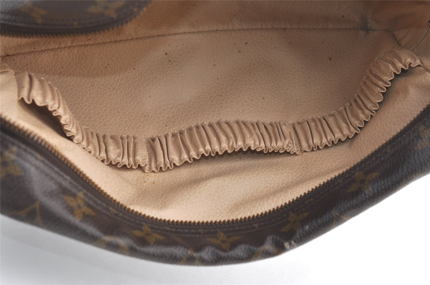 Auth Louis Vuitton Monogram Trousse Toilette 28 Clutch Hand Bag M47522 LV 9380J