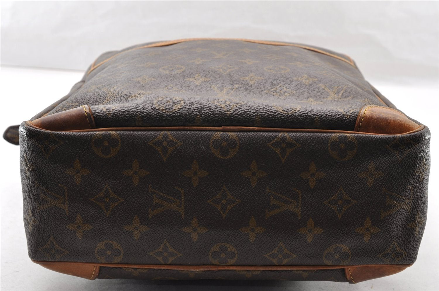 Authentic Louis Vuitton Monogram Danube 28 Shoulder Cross Body Bag LV 9385I