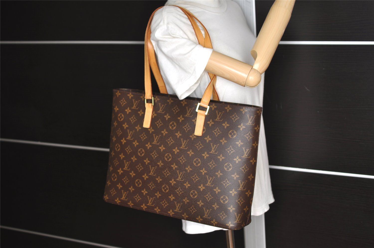 Authentic Louis Vuitton Monogram Luco Shoulder Tote Bag M51155 LV 9394J