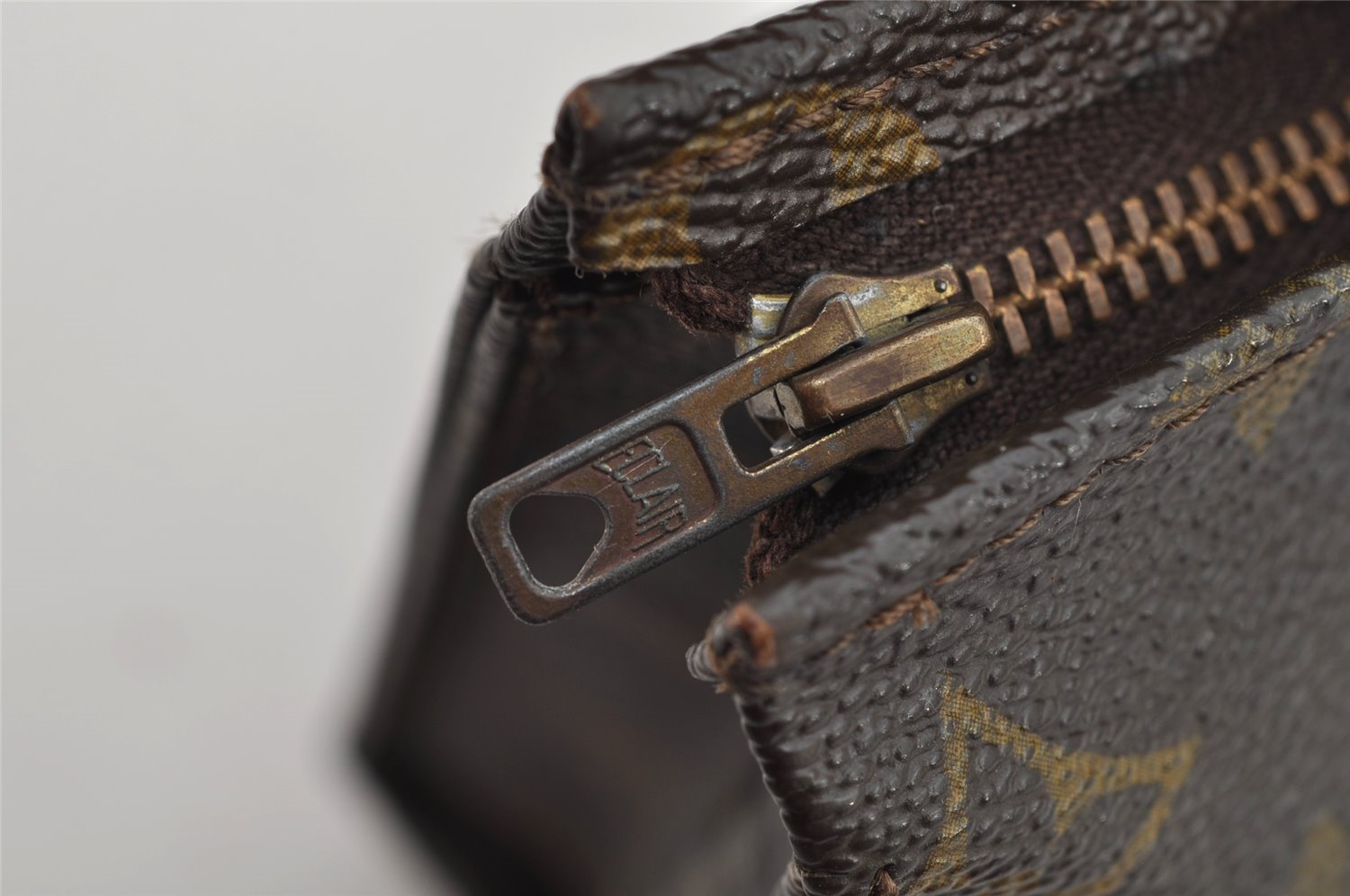 Auth Louis Vuitton Monogram Poche Toilette 26 Cosmetics Pouch Old Model LV 9400J