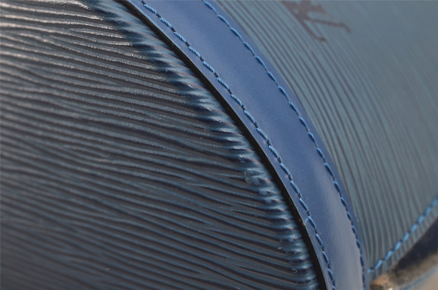 Authentic Louis Vuitton Epi Cluny Shoulder Bag Purse Blue M52255 LV 9406J