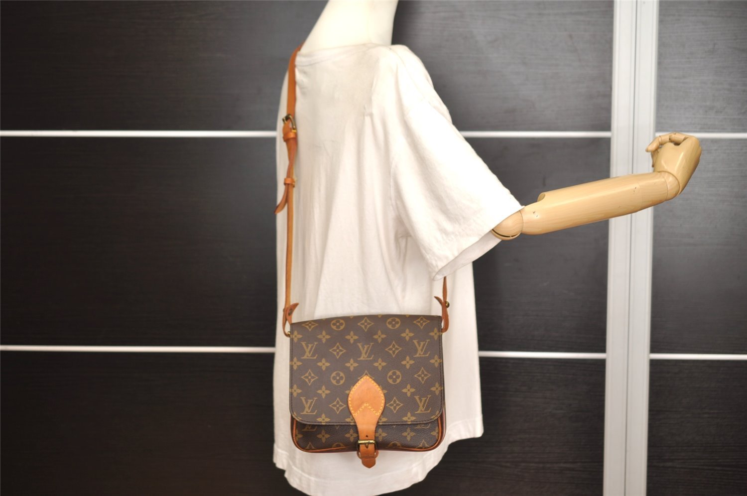 Authentic Louis Vuitton Monogram Cartouchiere MM M51253 Shoulder Cross Bag 9411J