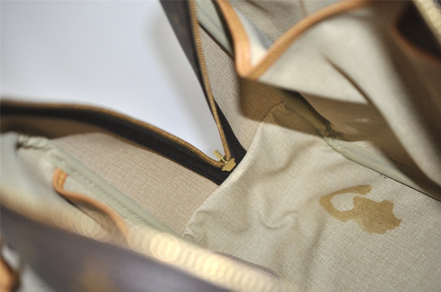 Authentic Louis Vuitton Monogram Deauville Hand Bag M47270 LV 9413I