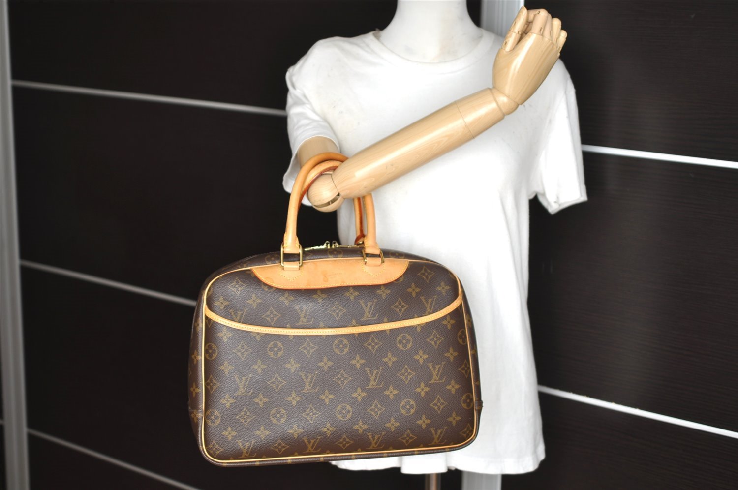 Authentic Louis Vuitton Monogram Deauville Hand Bag M47270 LV 9413I