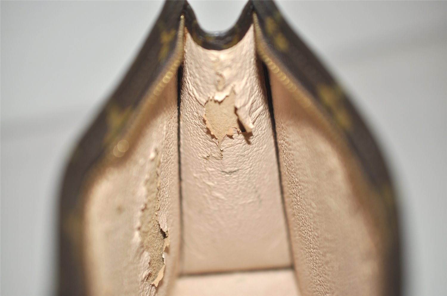 Authentic Louis Vuitton Monogram Poche Toilette 19 M47544 Cosmetics Pouch 9417J