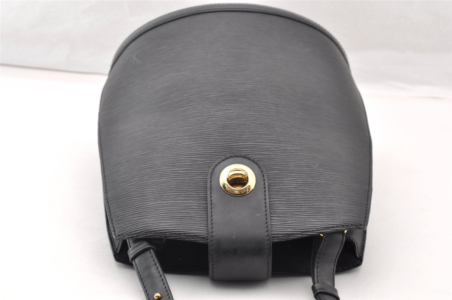 Authentic Louis Vuitton Epi Cluny Shoulder Bag Purse Black M52252 LV 9429I